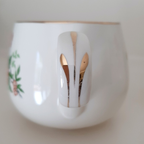 VTG TEAPOT AND CREAMER SET - Picture 4 of 15